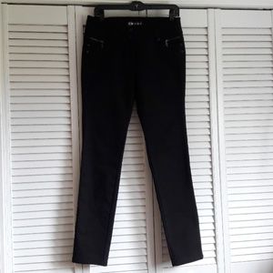 BLACK SKINNY JEANS